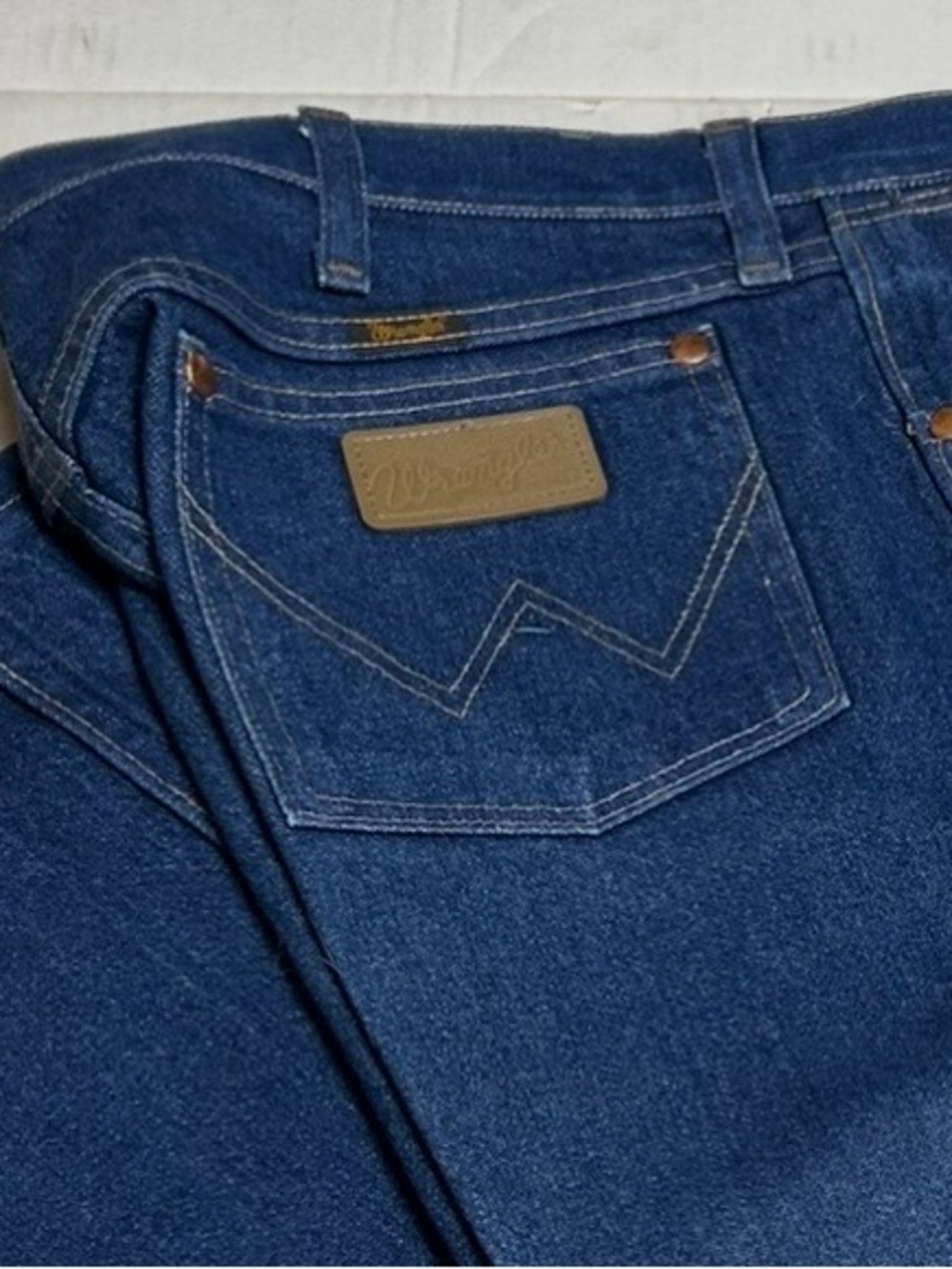 Wrangler Men's Indigo Blue Relaxed Fit Jeans